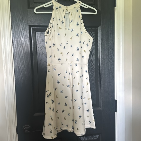 Spring/Summer Dress - Picture 6 of 7